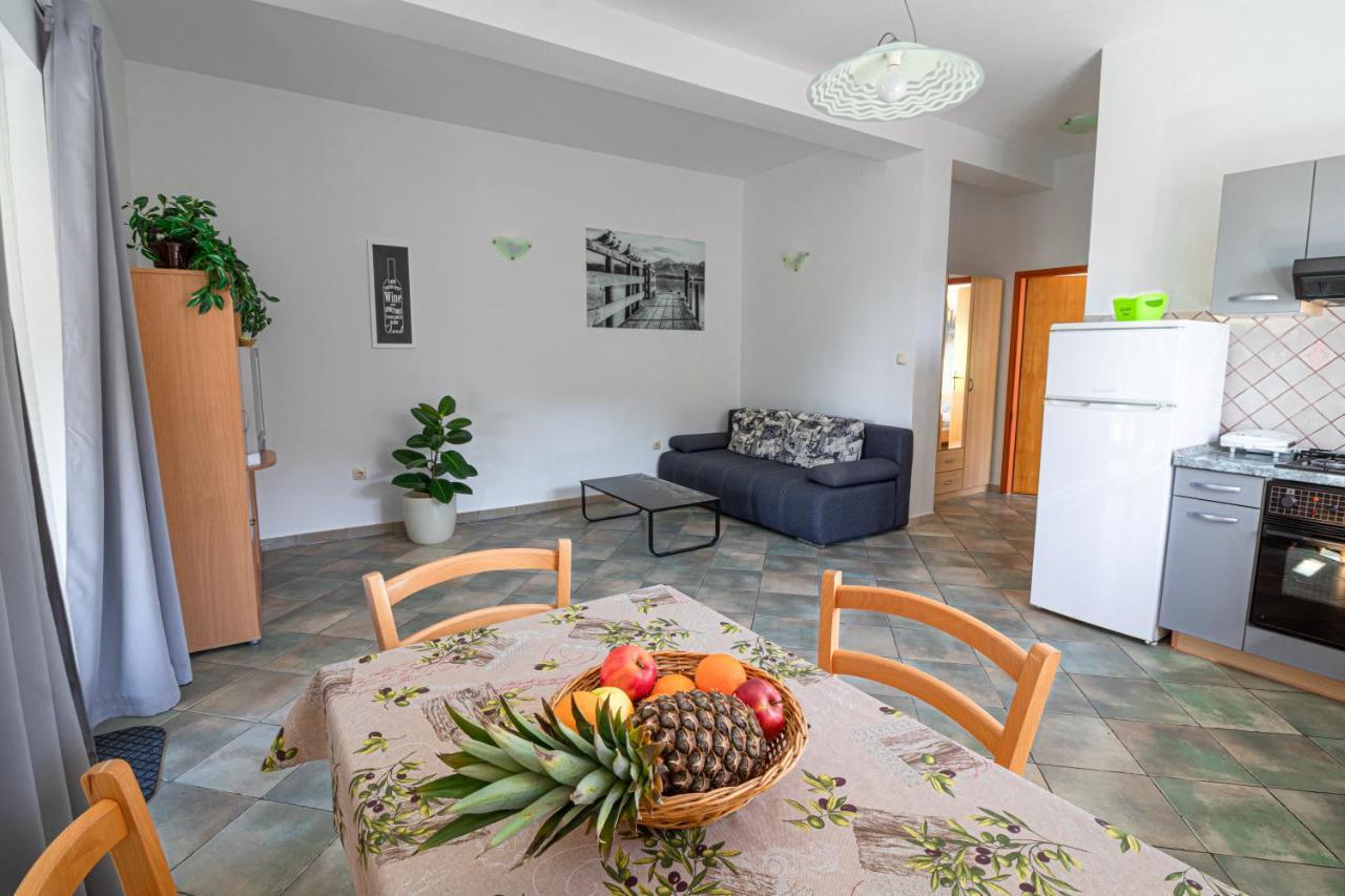 Apartments Sandra Kornić Εξωτερικό φωτογραφία
