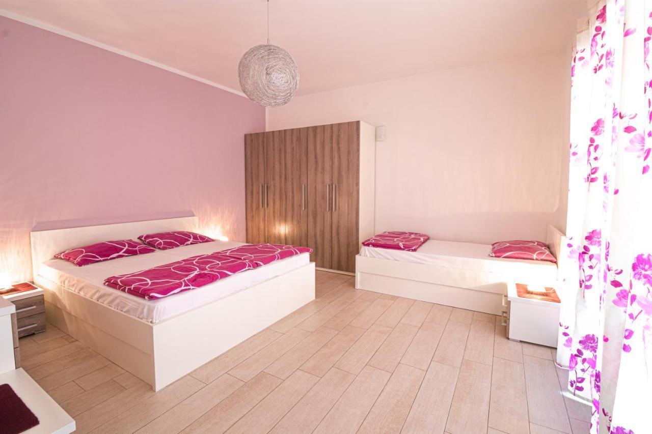 Apartments Sandra Kornić Εξωτερικό φωτογραφία