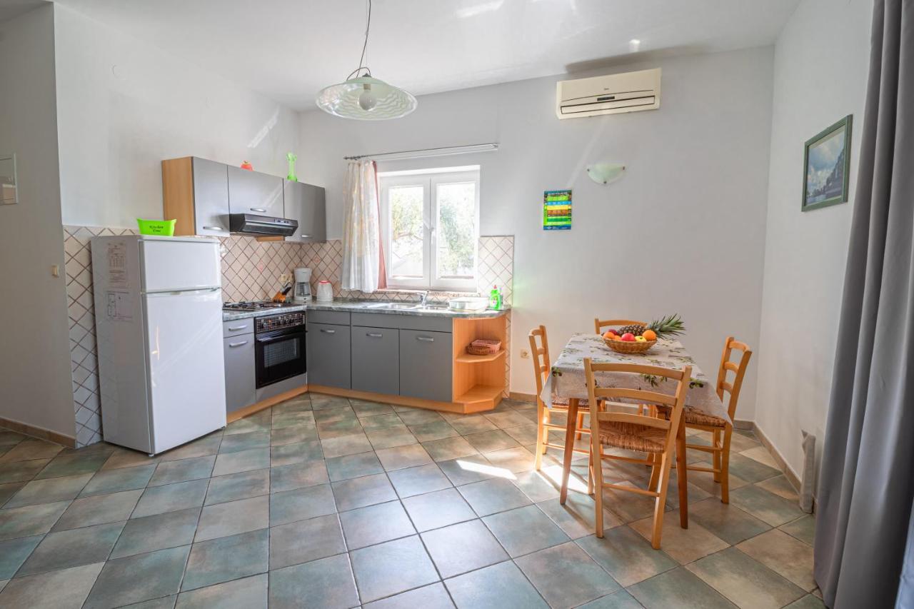 Apartments Sandra Kornić Εξωτερικό φωτογραφία