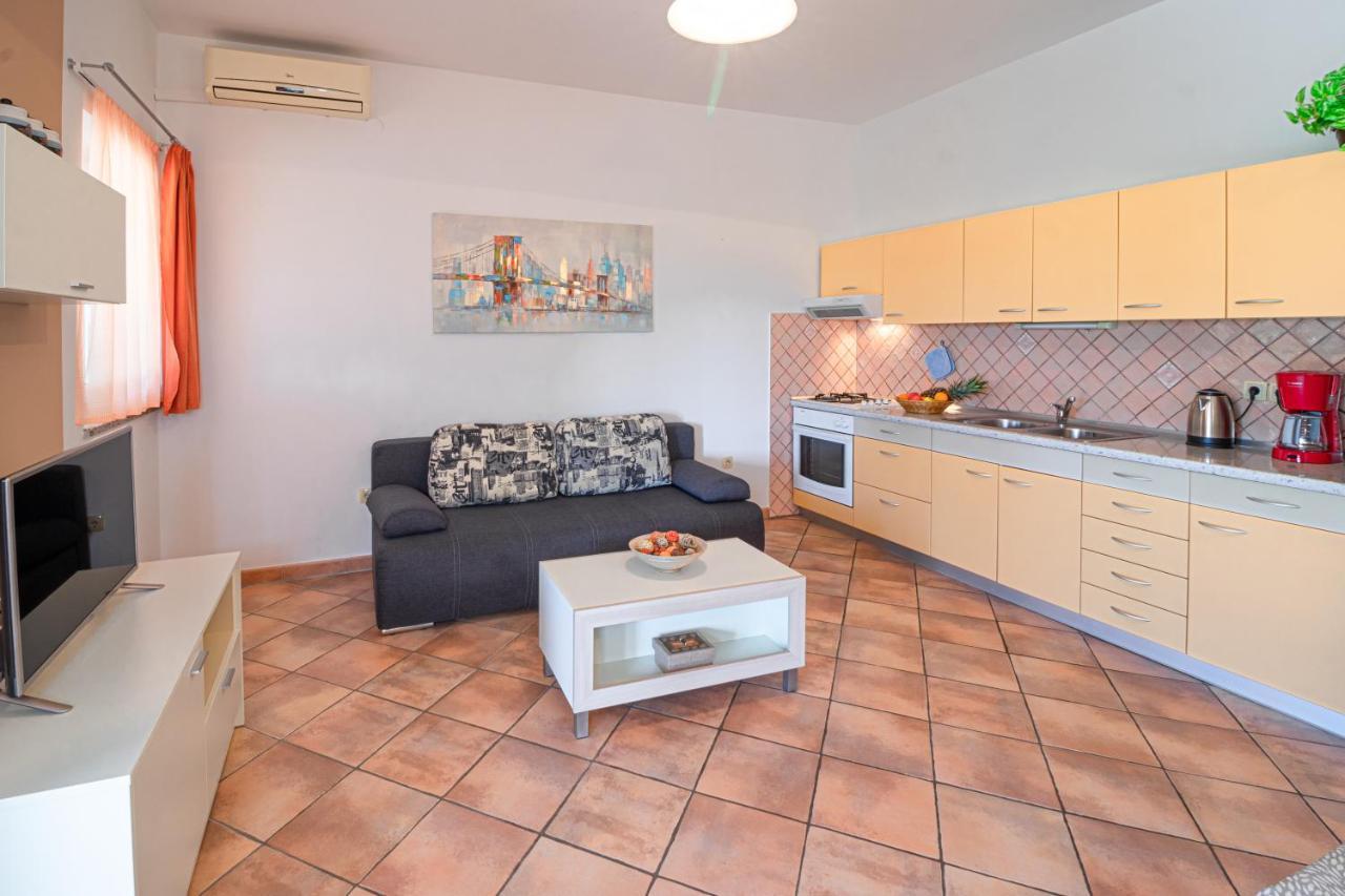 Apartments Sandra Kornić Εξωτερικό φωτογραφία