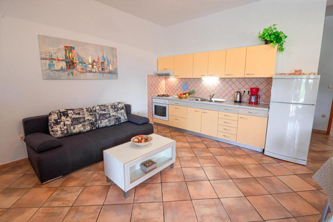 Apartments Sandra Kornić Εξωτερικό φωτογραφία