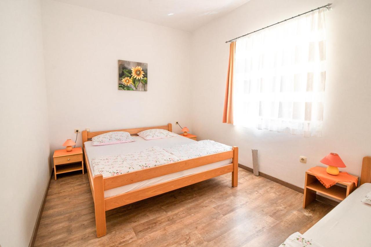 Apartments Sandra Kornić Εξωτερικό φωτογραφία