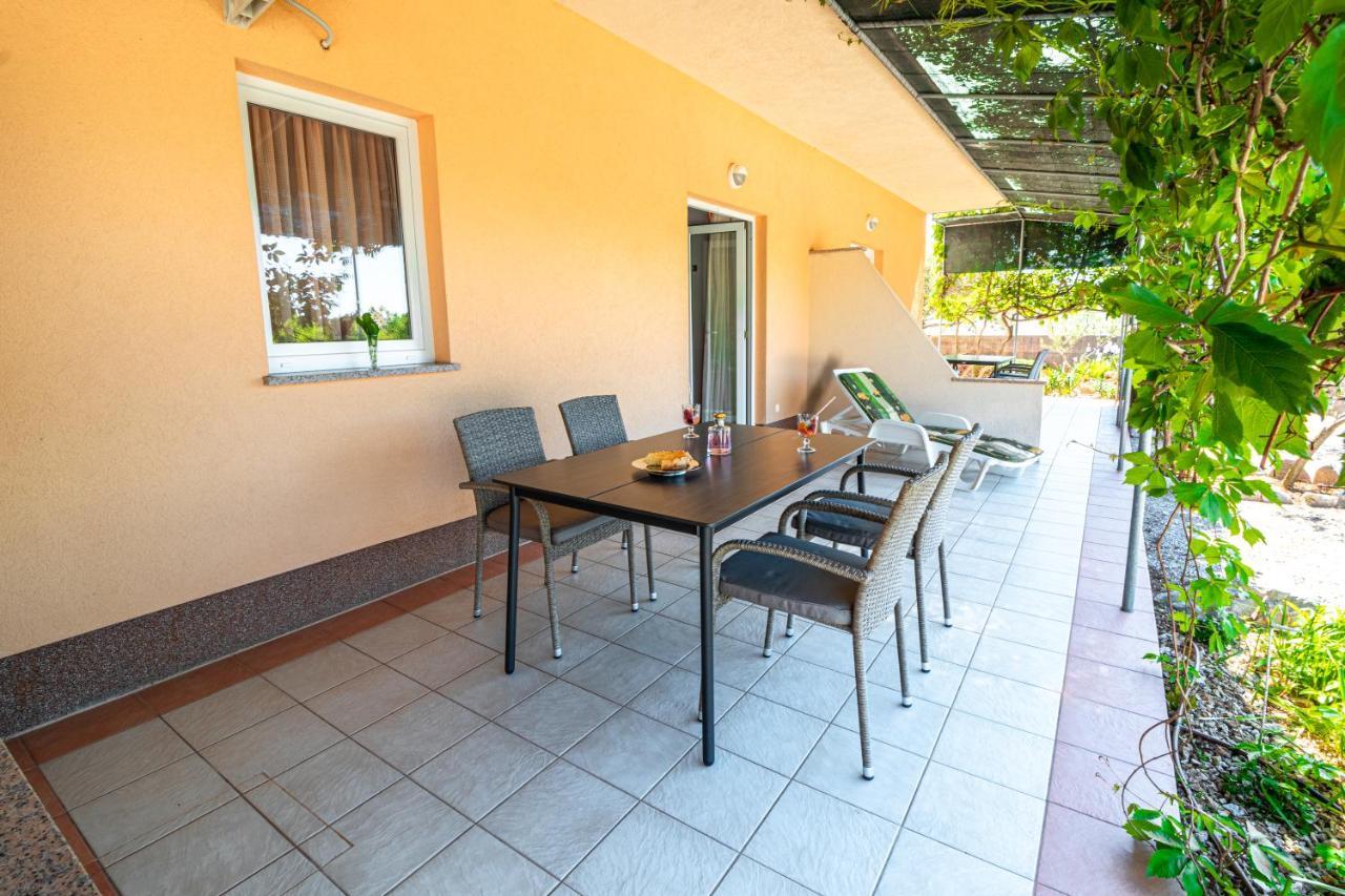 Apartments Sandra Kornić Εξωτερικό φωτογραφία