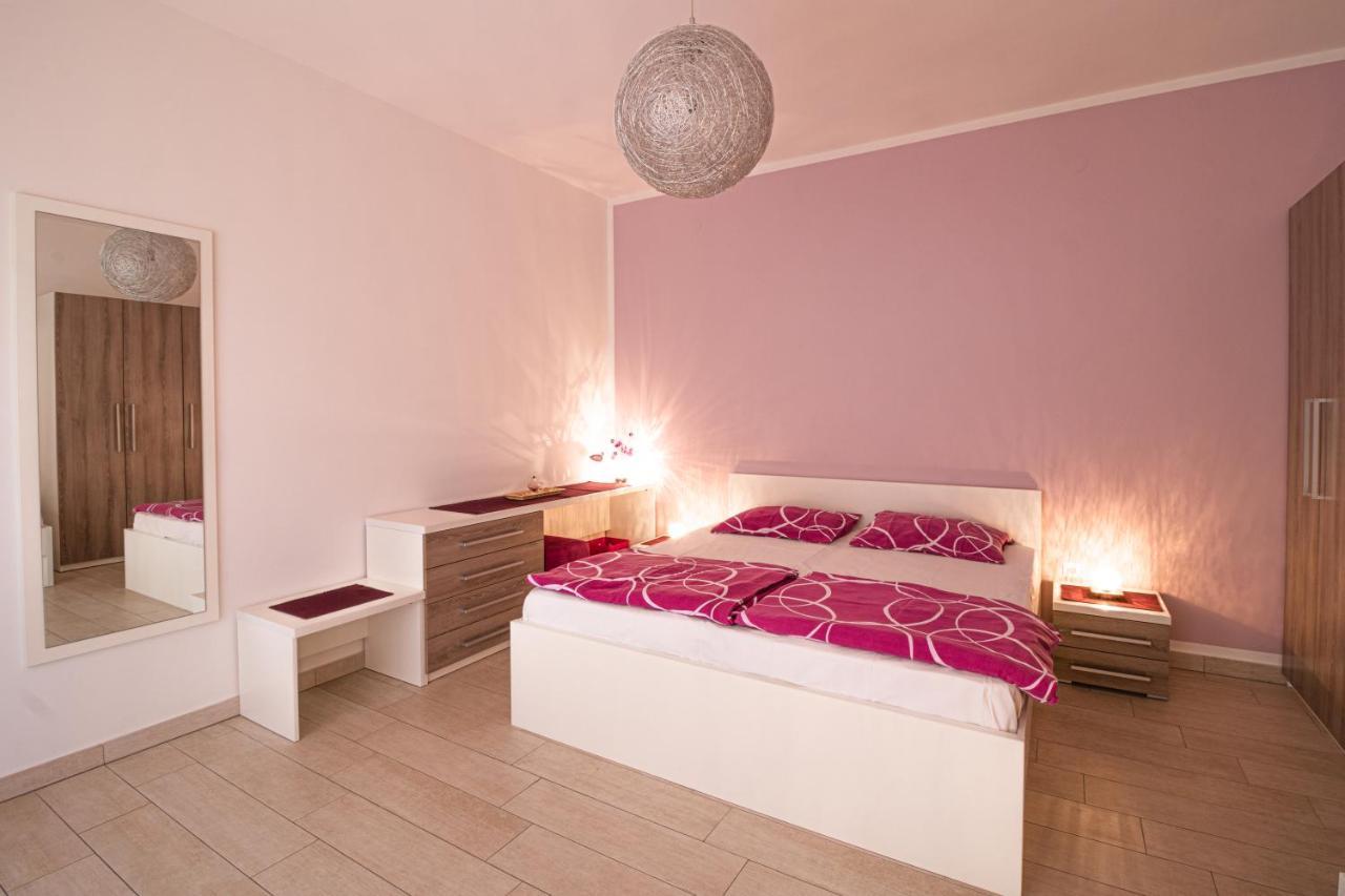 Apartments Sandra Kornić Εξωτερικό φωτογραφία