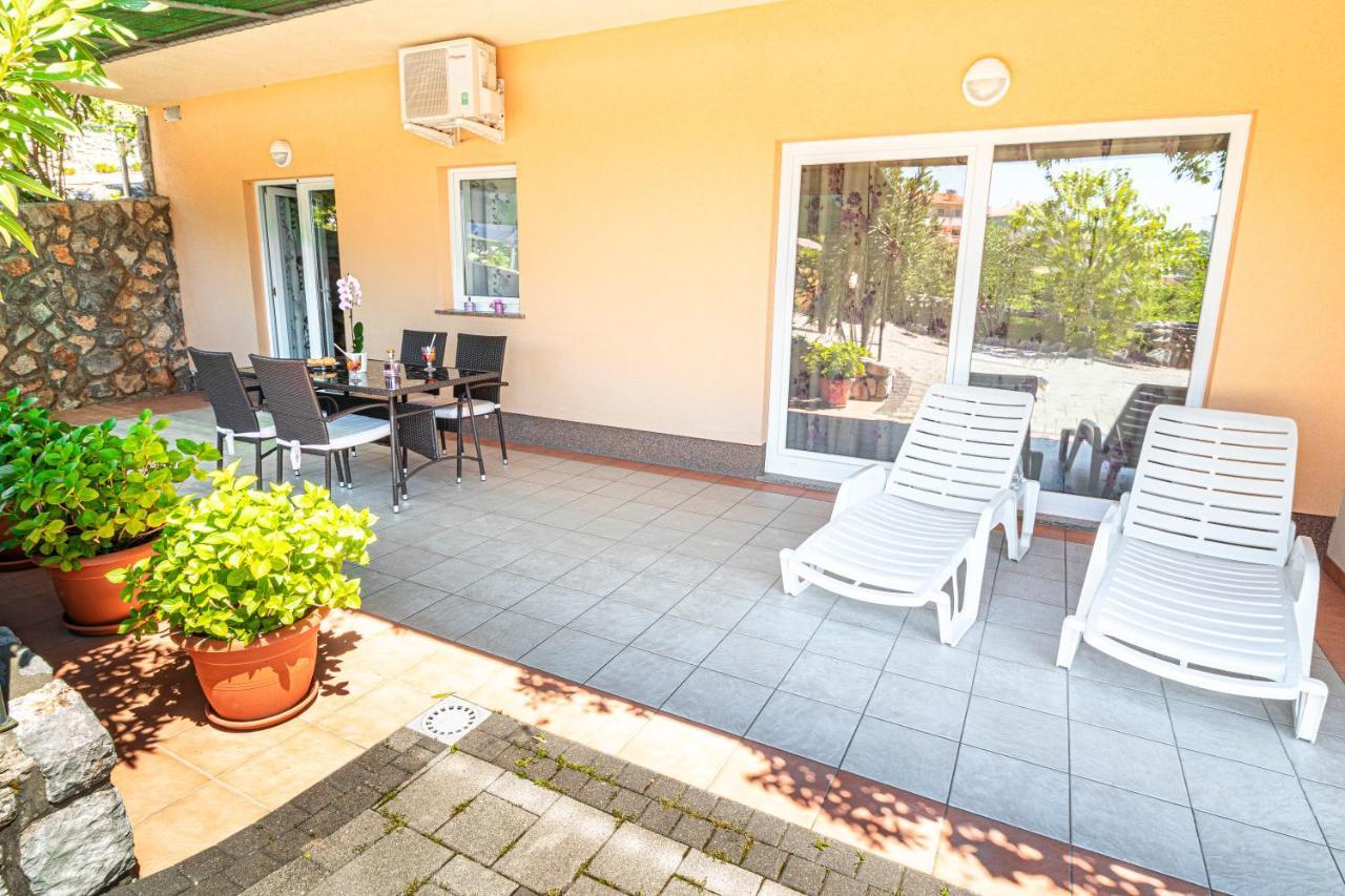 Apartments Sandra Kornić Εξωτερικό φωτογραφία